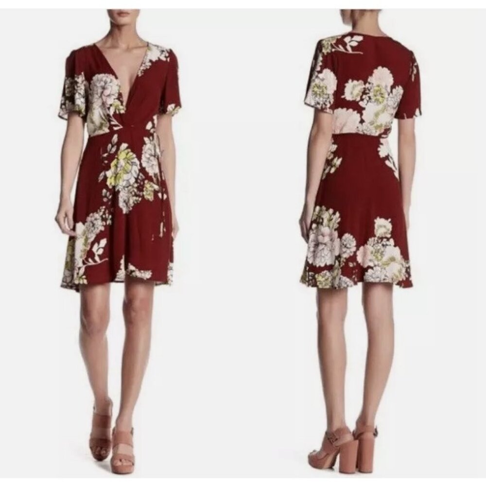 ASTR The Label Adeline Wrap Mini Dress Burgundy Red Floral Print V-Neck Sz M